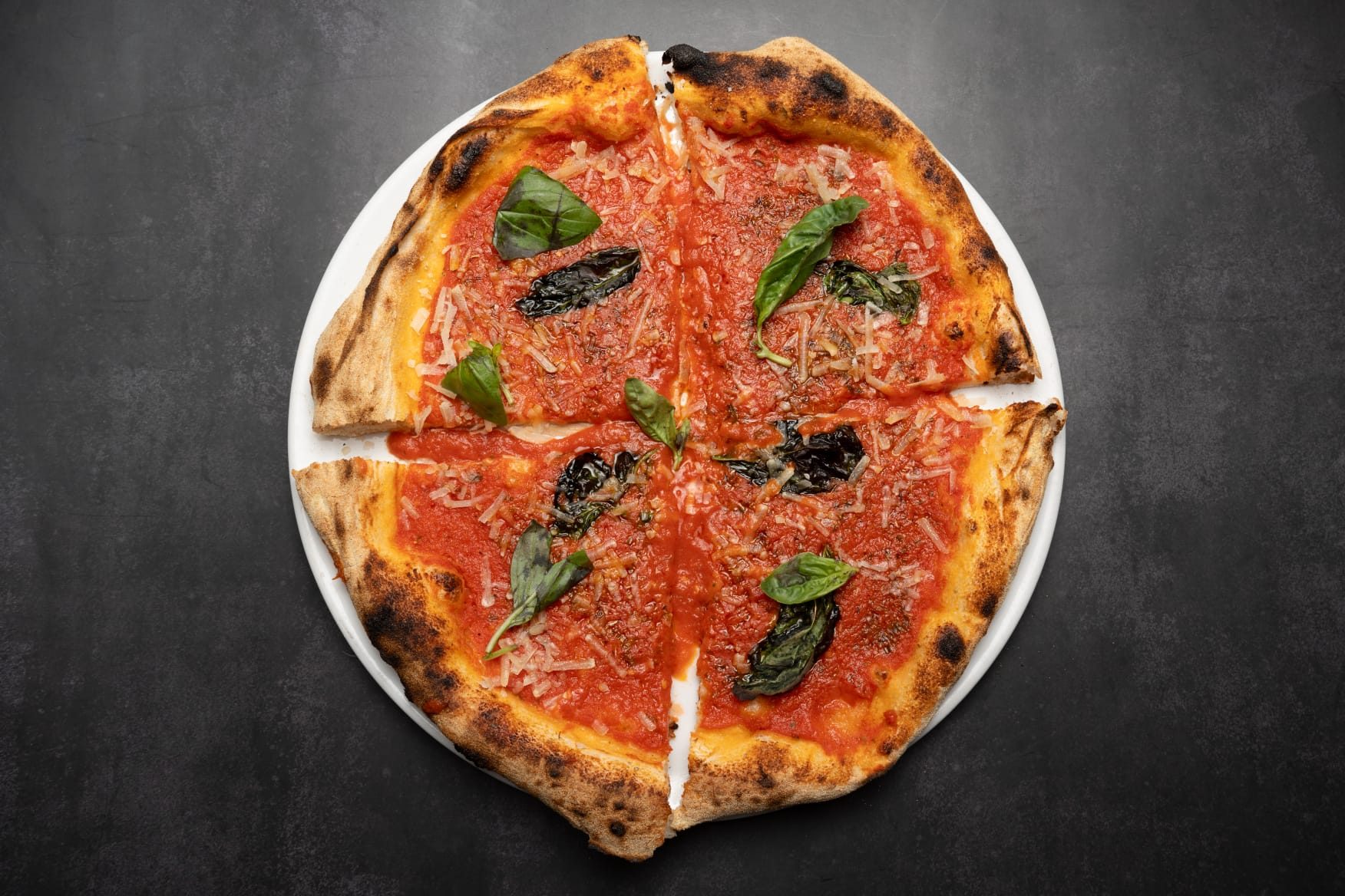 La Marinara: Pomodoro, origano aglio e basilico